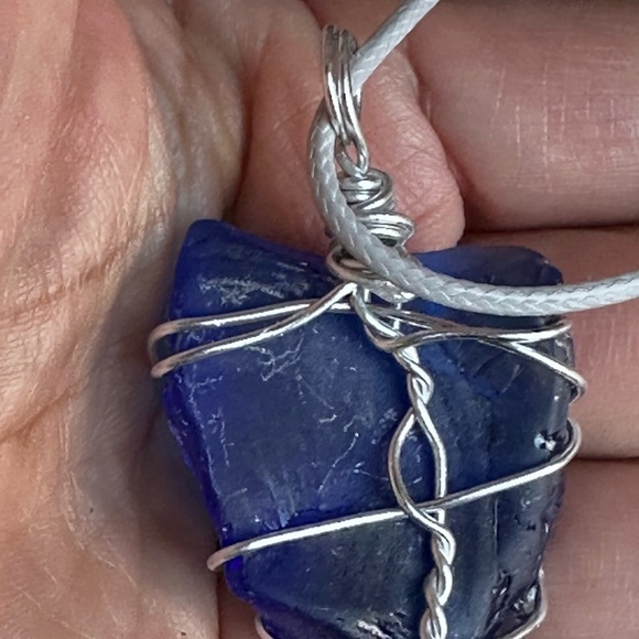 Sea Glass Pendant Necklace Wire Wrapped Artisan Handcrafted Handmade 4226 Y - Picture 4 of 8